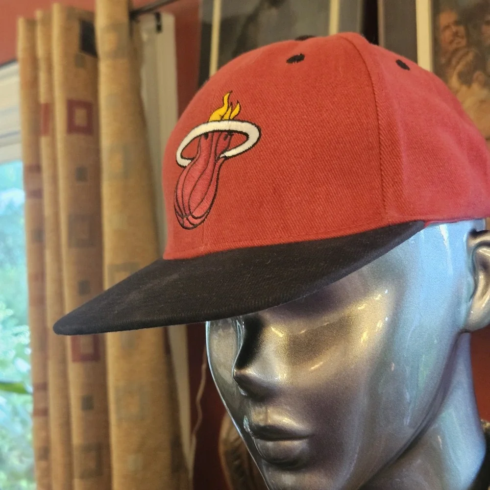 Vintage NBA Miami Heat LOGO Snapback Hat 90s Adidas NEW Red / Black